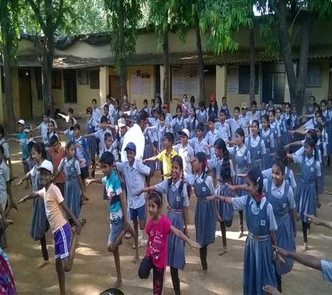 Students in a Khushi Trust classroom program
